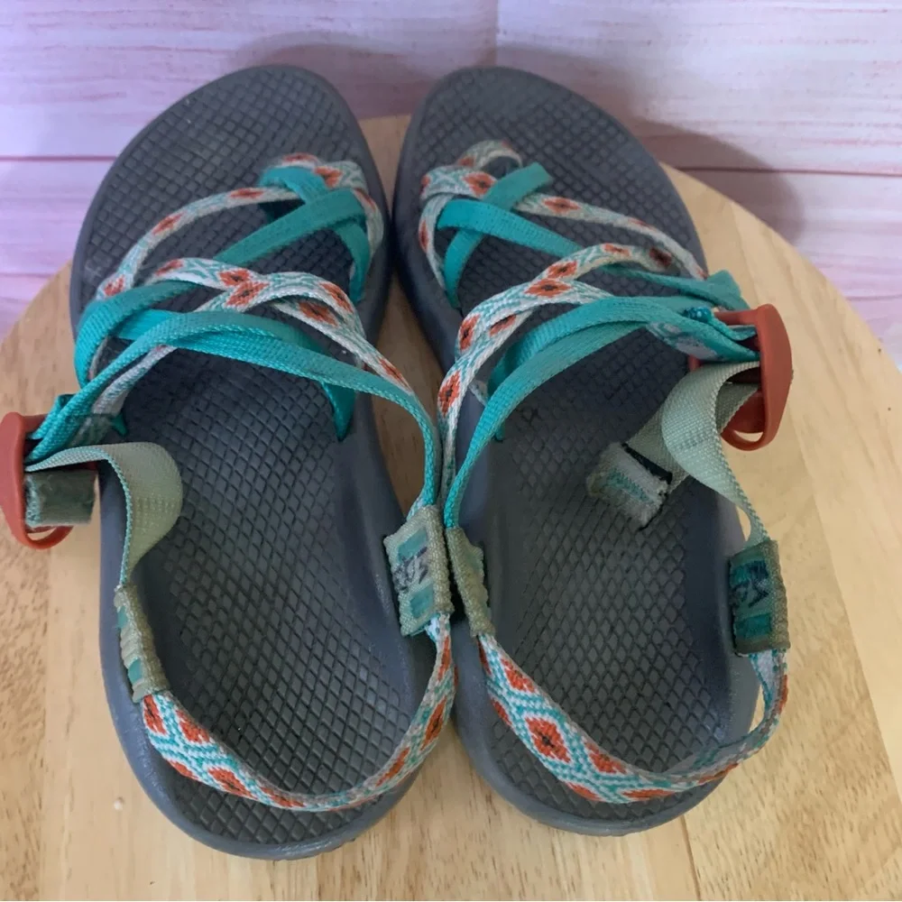 Chaco Strappy Sandals‎ Size 6